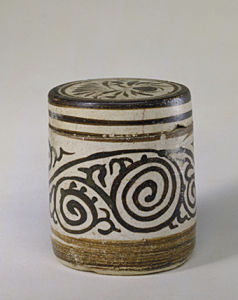 南宋吉州窯白地褐彩蓋罐 南宋吉州窯白地褐彩蓋罐