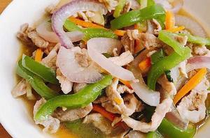 洋蔥胡蘿蔔炒肉絲 洋蔥胡蘿蔔炒肉絲