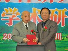 88歲高齡的邱祥聘教授