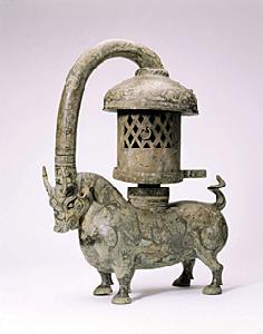 錯銀飾青銅牛燈