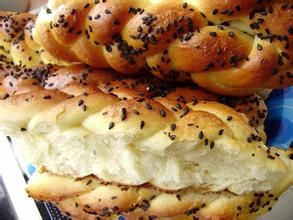 黃豆面辮子餐包 黃豆面辮子餐包