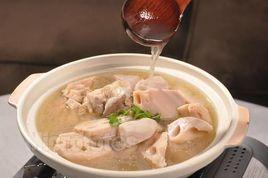 豬肉骨頭湯 豬肉骨頭湯