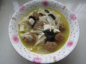 血豆腐肉丸湯 血豆腐肉丸湯