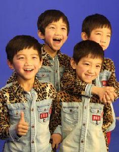 四胞胎勇猛剛強 四胞胎勇猛剛強