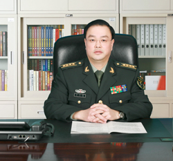 政治委員  杜連英