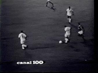 貝利連過本菲卡多人破門（1962年洲際杯）
