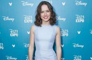 黛茜·雷德利 黛茜·雷德利