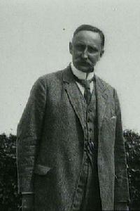 卡爾·豪斯霍弗爾 卡爾·豪斯霍弗爾