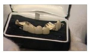 “拯救世界的假牙”　