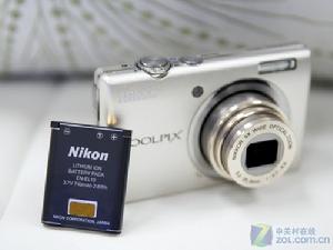 COOLPIX S570