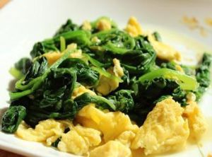 菠菜拌蛤仁