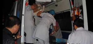 醫療人員救治傷者