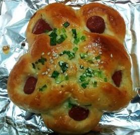 熱狗梅花麵包 熱狗梅花麵包