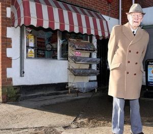 查理·雷諾茲 查理·雷諾茲