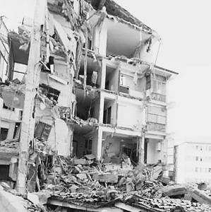 （圖）阿韋扎諾地震