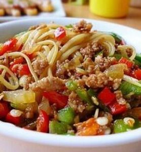 雙椒肉沫拌麵