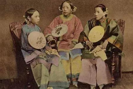 為何清朝格格多短命而且沒孩子? 為何清朝格格多短命而且沒孩子?