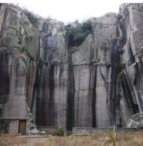 雙合石壁 雙合石壁