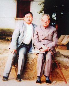 與書法大師沙孟海先生游妙高台