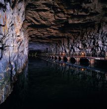 戰地文化孕育出的坑道窖藏