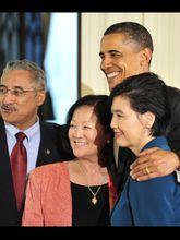 美國總統與華人議員(趙美心)合影