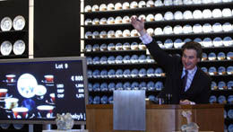 海撈瓷拍賣現場