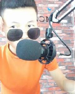 抬頭月牙彎彎 抬頭月牙彎彎