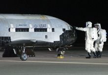 X－37B降落在范登堡空軍基地