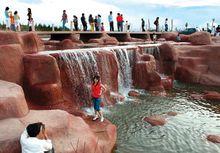 金水湖大型人工瀑布