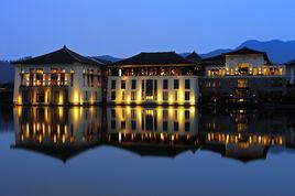 富春山居度假村