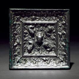 四瑞獸葡萄紋銅方鏡