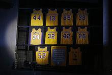 32號球衣成為歷史