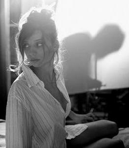 安吉拉·薩拉弗安 安吉拉·薩拉弗安