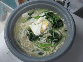 菠菜雞蛋面 菠菜雞蛋面