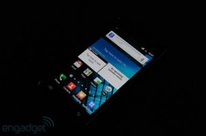 夜間三星 GALAXY S II螢幕顯示效果