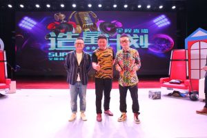 儀修磊與老貓、李曉傑合影