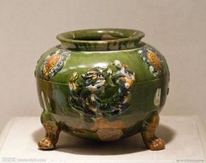 唐三彩三足罐 唐三彩三足罐