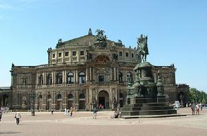 德勒斯登國家歌劇院