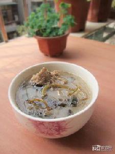 金邊蓮煲豬骨 金邊蓮煲豬骨