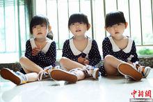 李舒和三胞胎女兒