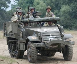 美國M3型半履帶裝甲運兵車 美國M3型半履帶裝甲運兵車
