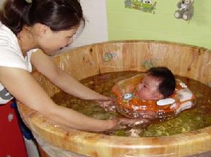 煙臺水叮咚嬰兒游泳館