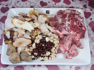 土茯苓赤小豆煲排骨