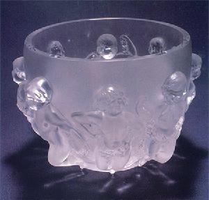 北京國際友誼博物館水晶玻璃浮雕缸