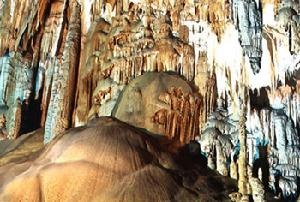 朝陽洞[湖北齊岳山]