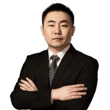 銀山[整形科主任]