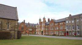 羅素學校 羅素學校