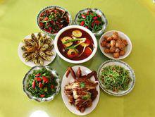 白族“土八碗”