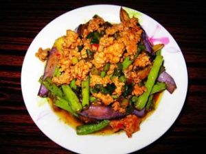 肉末豆角煨茄子 肉末豆角煨茄子