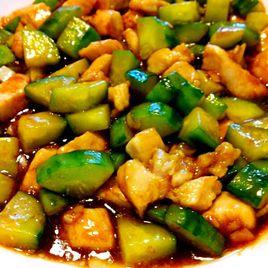 黃瓜炒雞丁 黃瓜炒雞丁